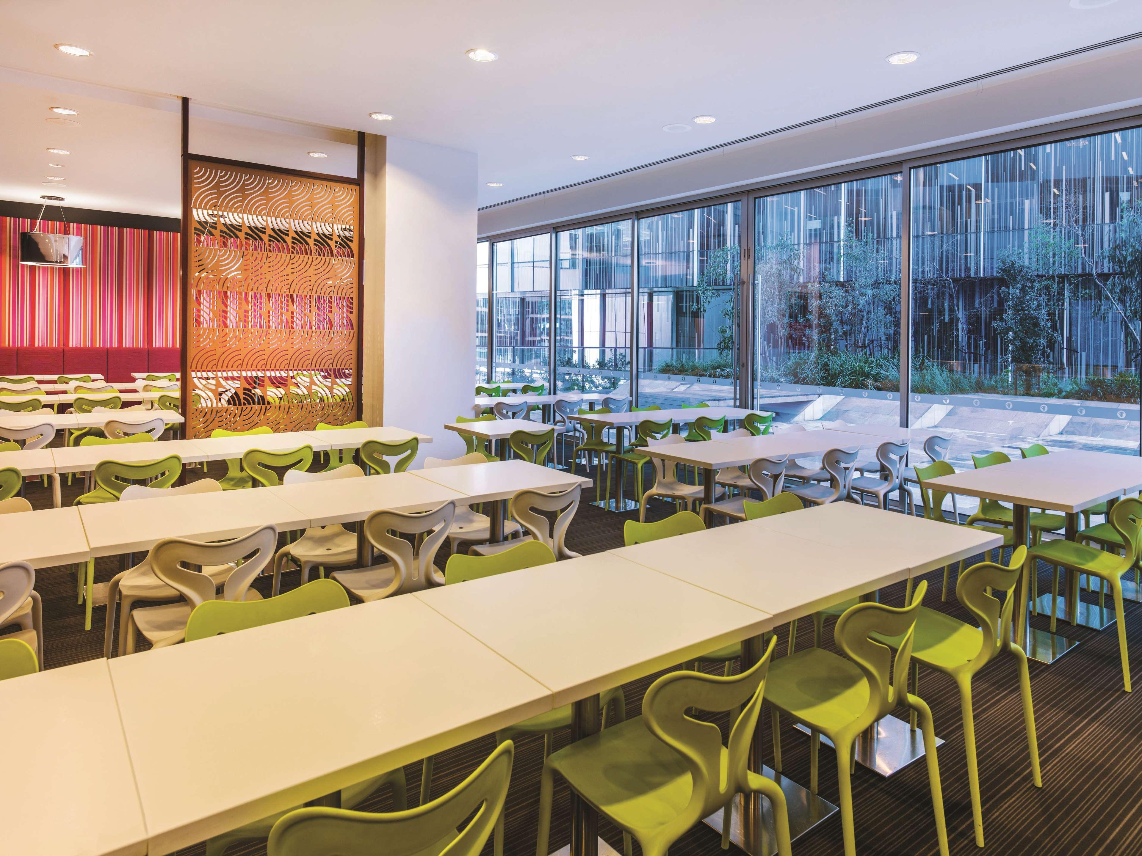 Travelodge Hotel Melbourne Docklands Exterior photo