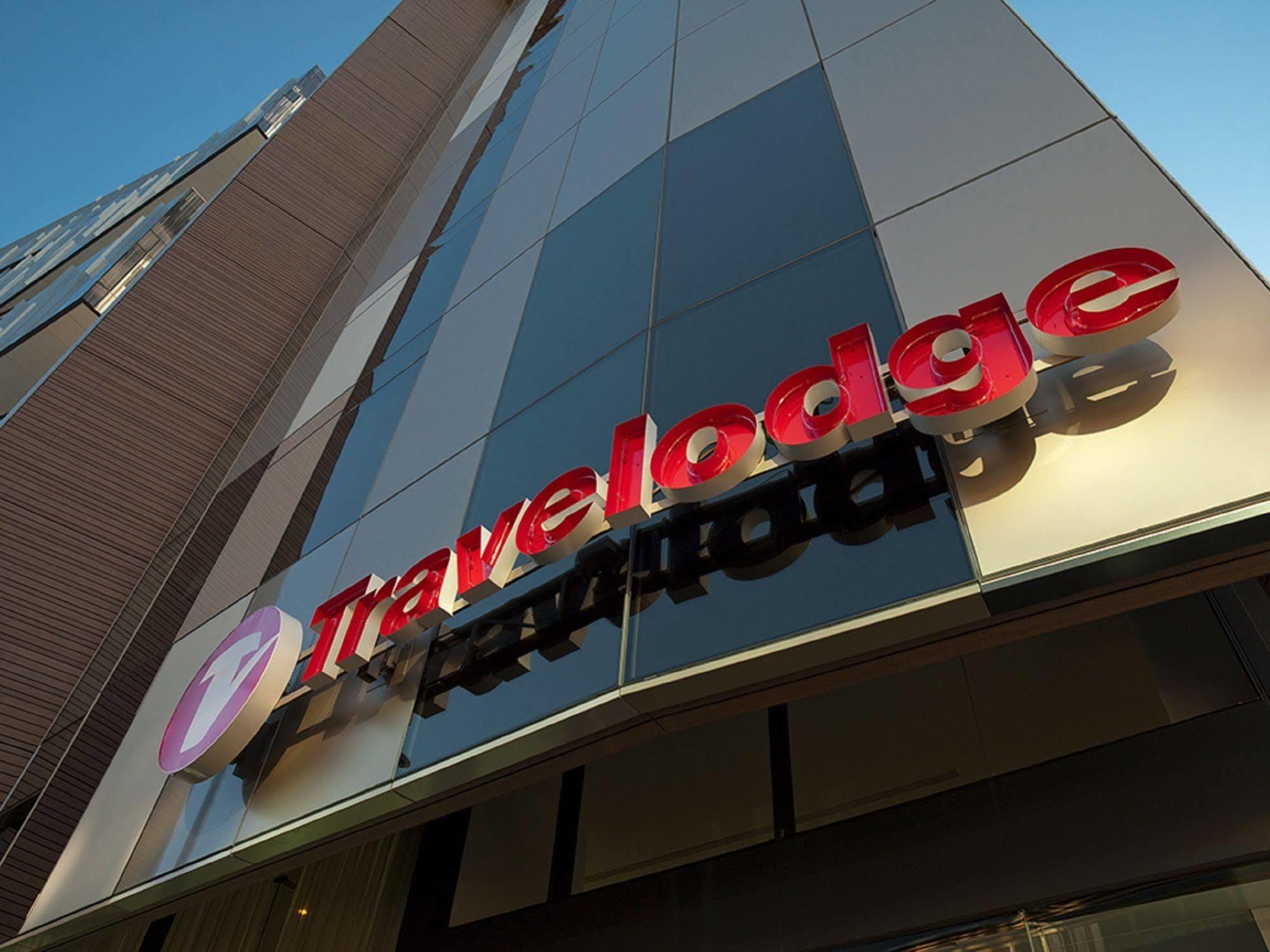 Travelodge Hotel Melbourne Docklands Exterior photo